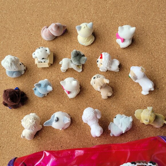 Puppy Kitty In My Pocket Flocked Dogs and Cats Soft Carrying Case Lot of 17 - Picture 12 of 12